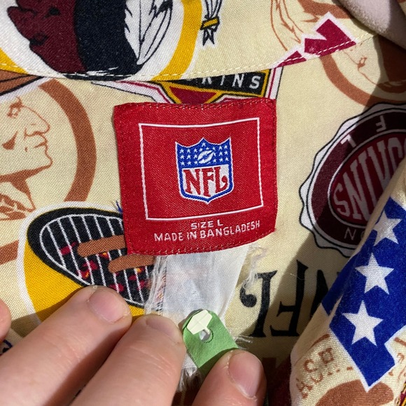 Vintage NFL Washington Redskins AOP Button Up Shirt Mens Large Tan Short Sleeve - Picture 3 of 7
